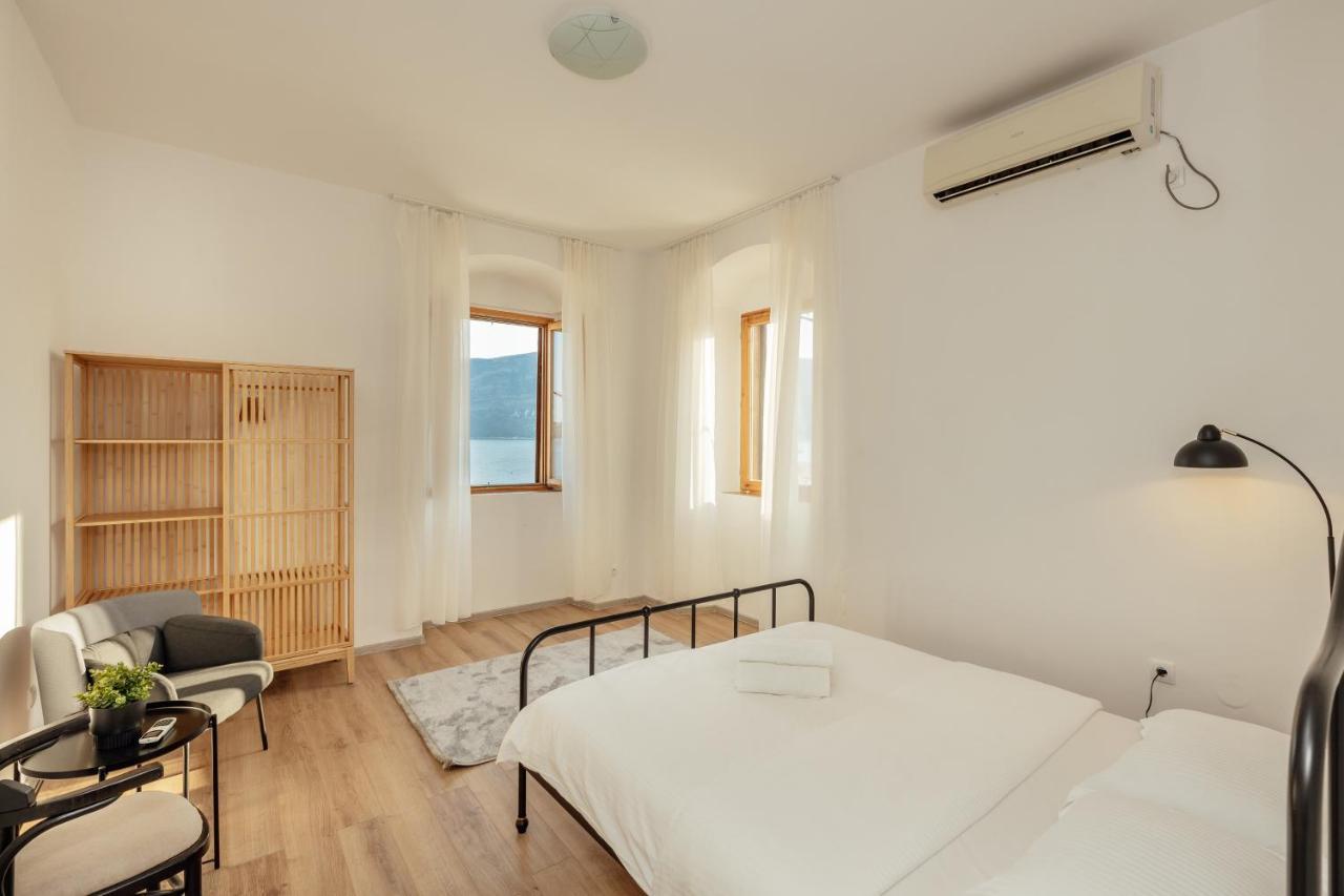 City Port Apartment Herceg Novi Exteriör bild